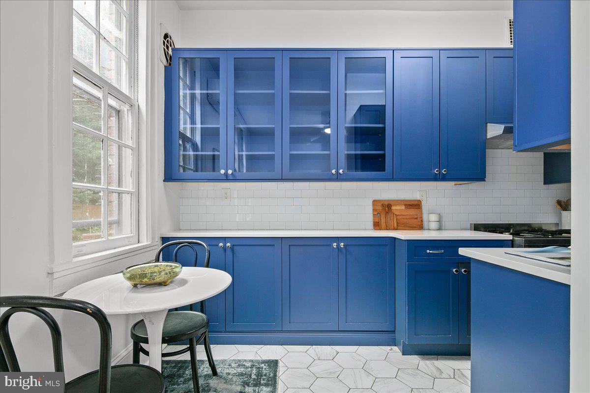 3039 MACOMB STREET NW 18