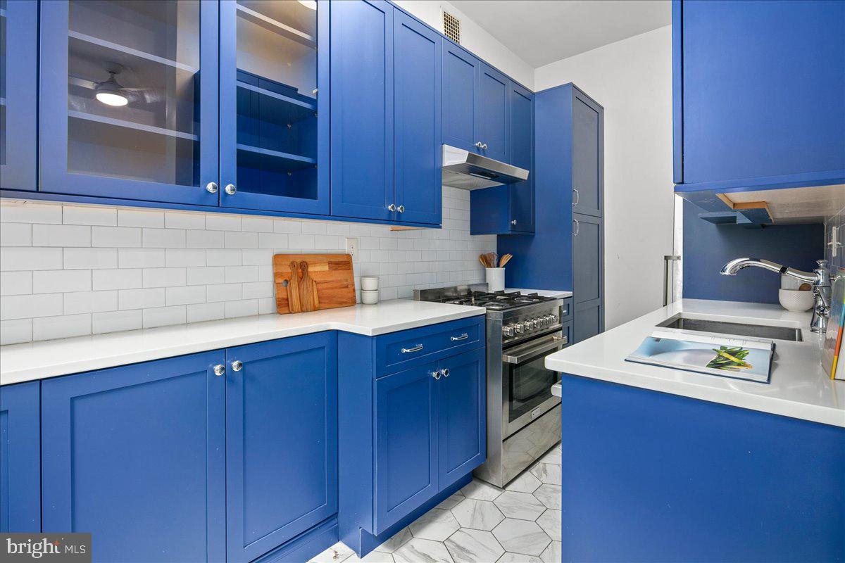 3039 MACOMB STREET NW 18