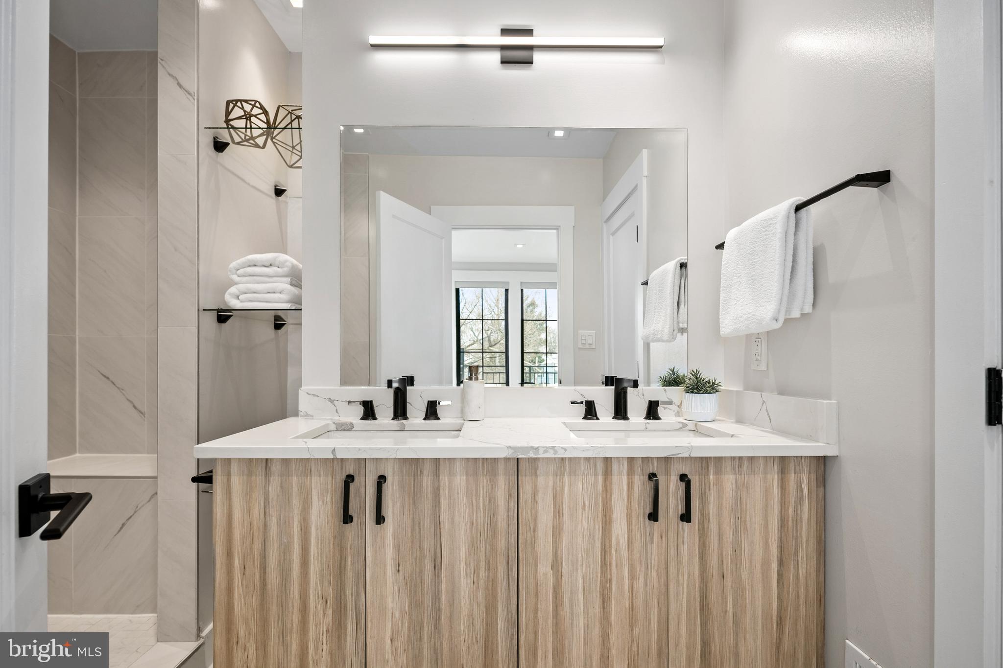 330 16TH STREET SE 2