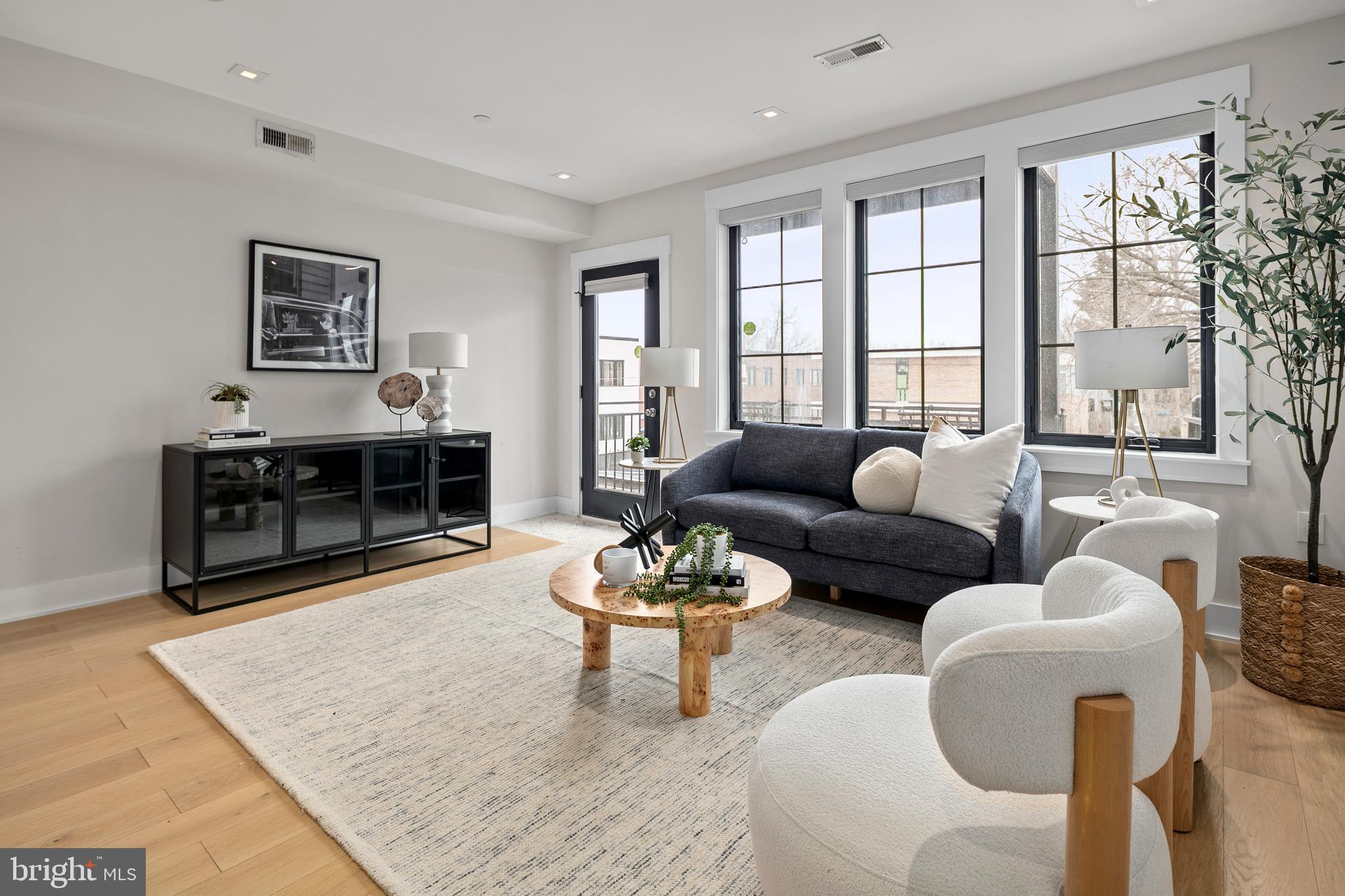 330 16TH STREET SE 2