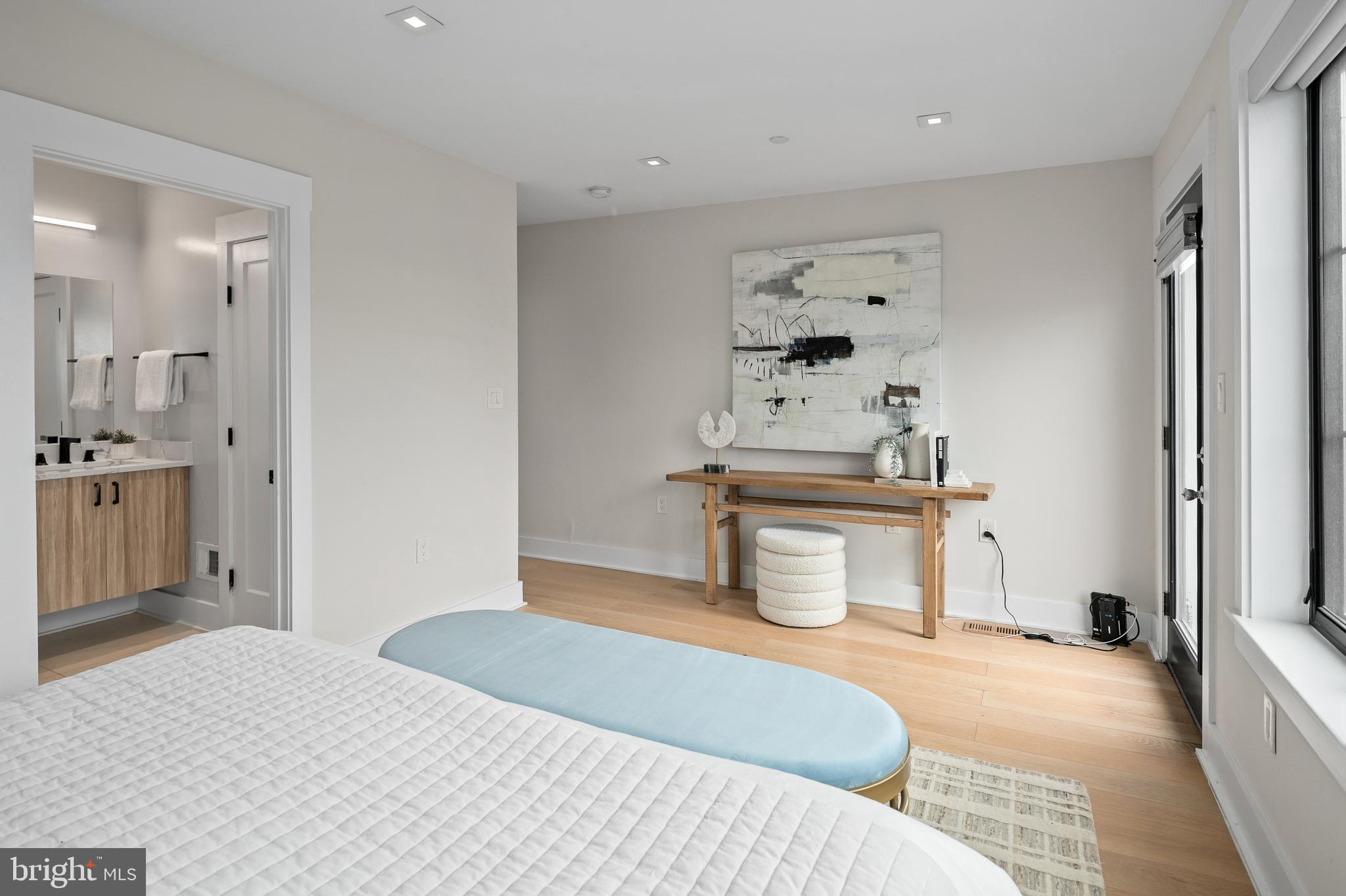 330 16TH STREET SE 2