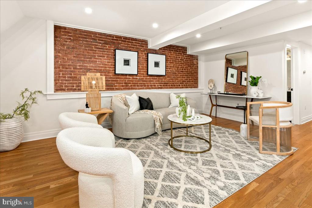 1109 M STREET NW 11