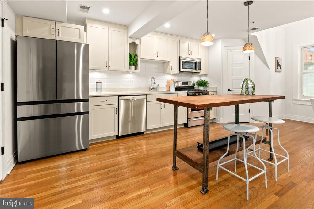1109 M STREET NW 11