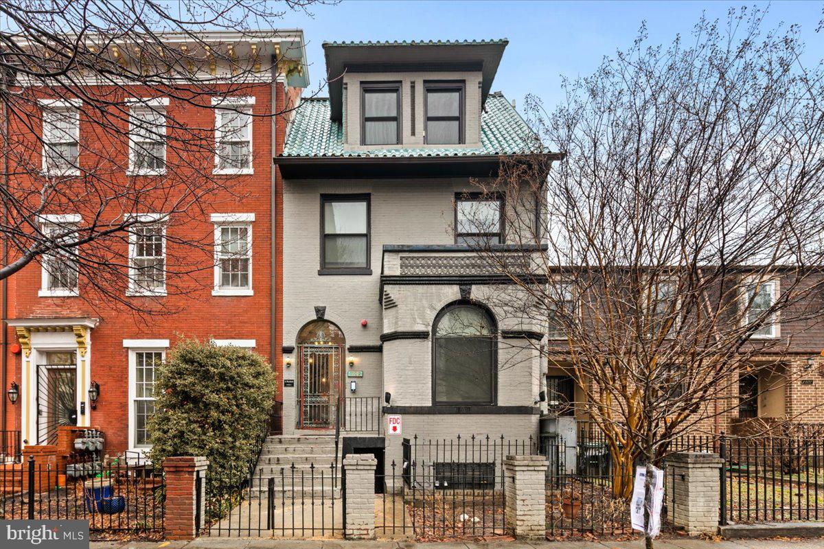 1109 M STREET NW 11
