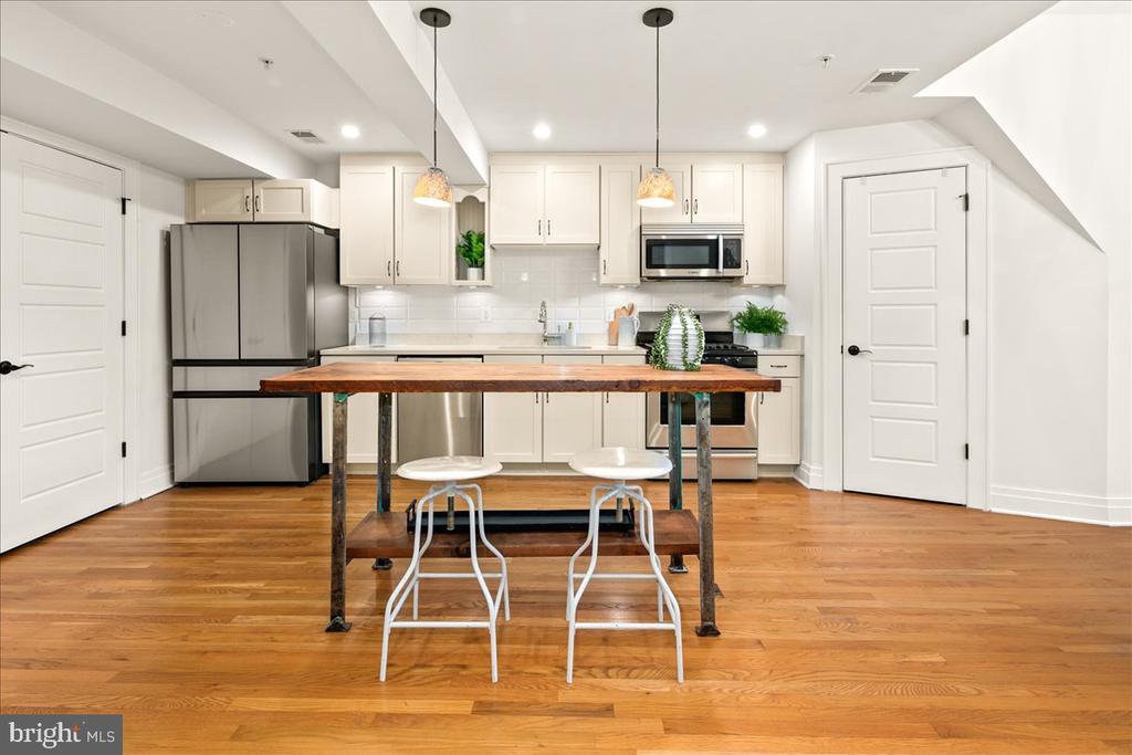 1109 M STREET NW 11