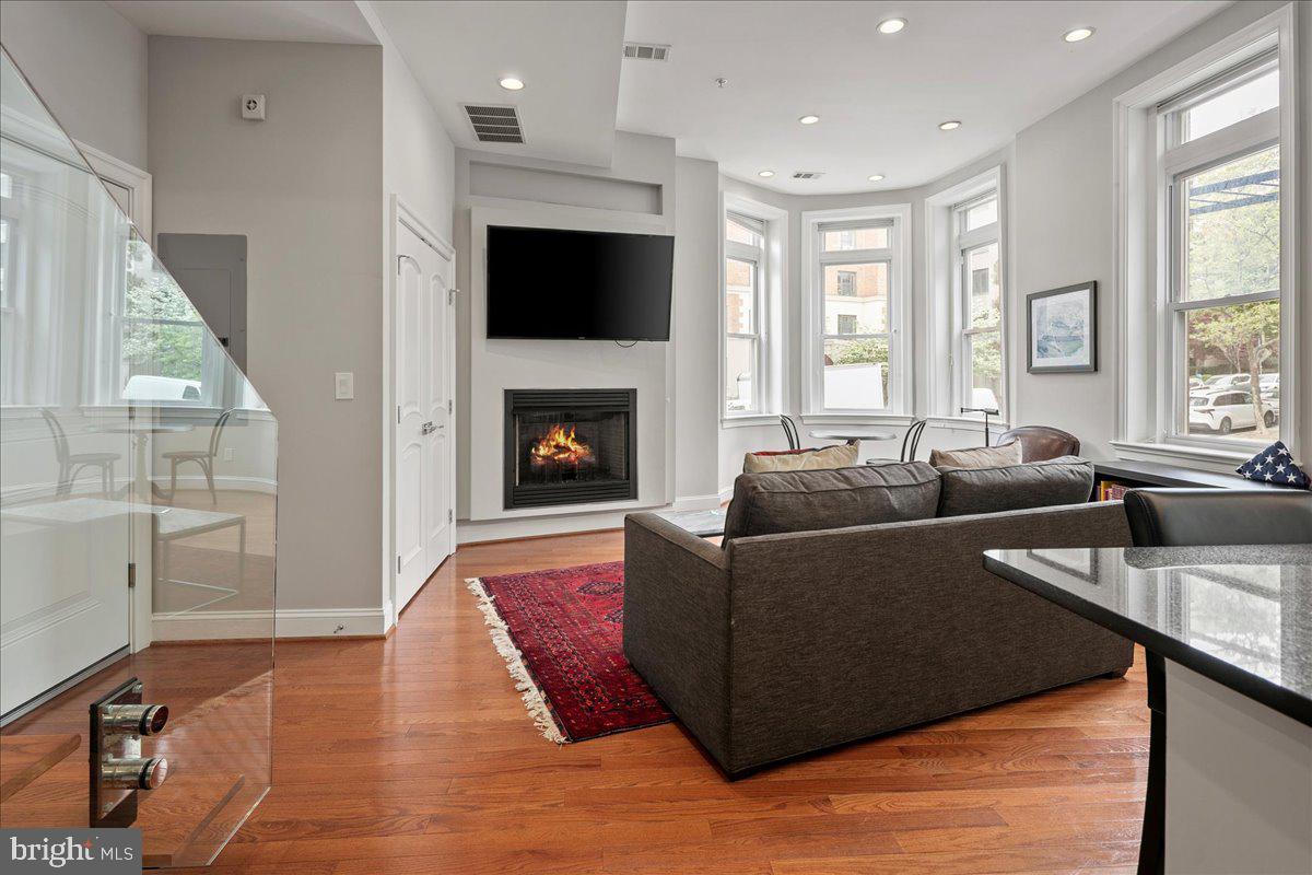 2019 19TH STREET NW 2