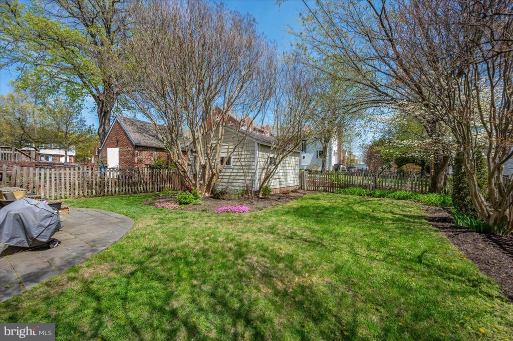 4319 18TH STREET NE