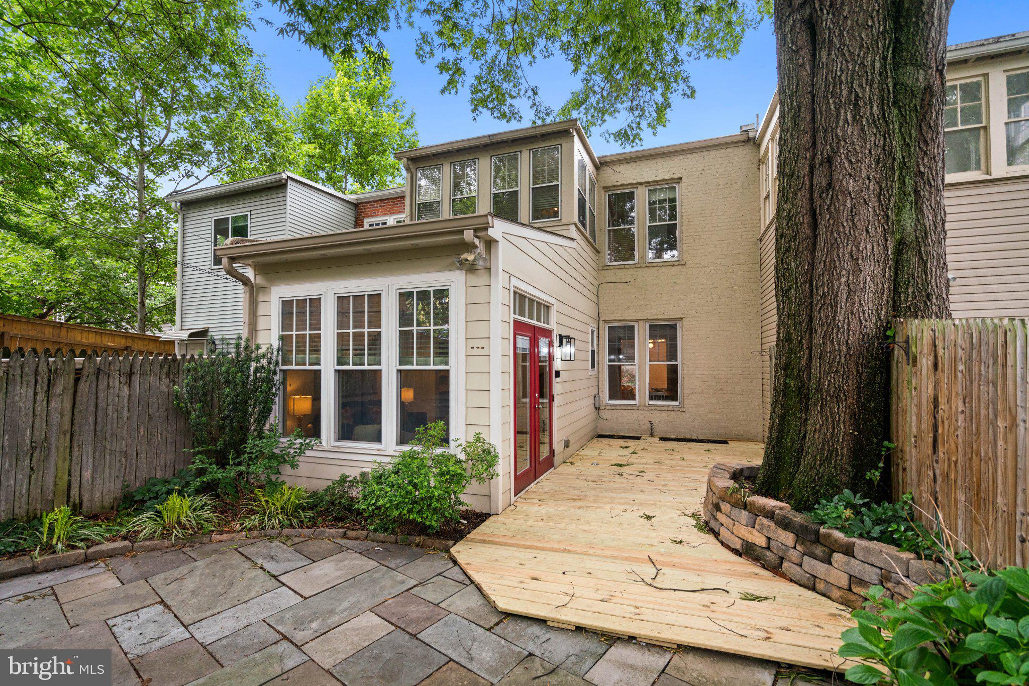 2934 PORTER STREET NW