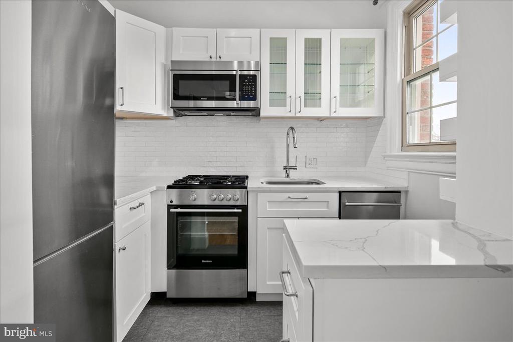 3100 WISCONSIN AVENUE NW 406