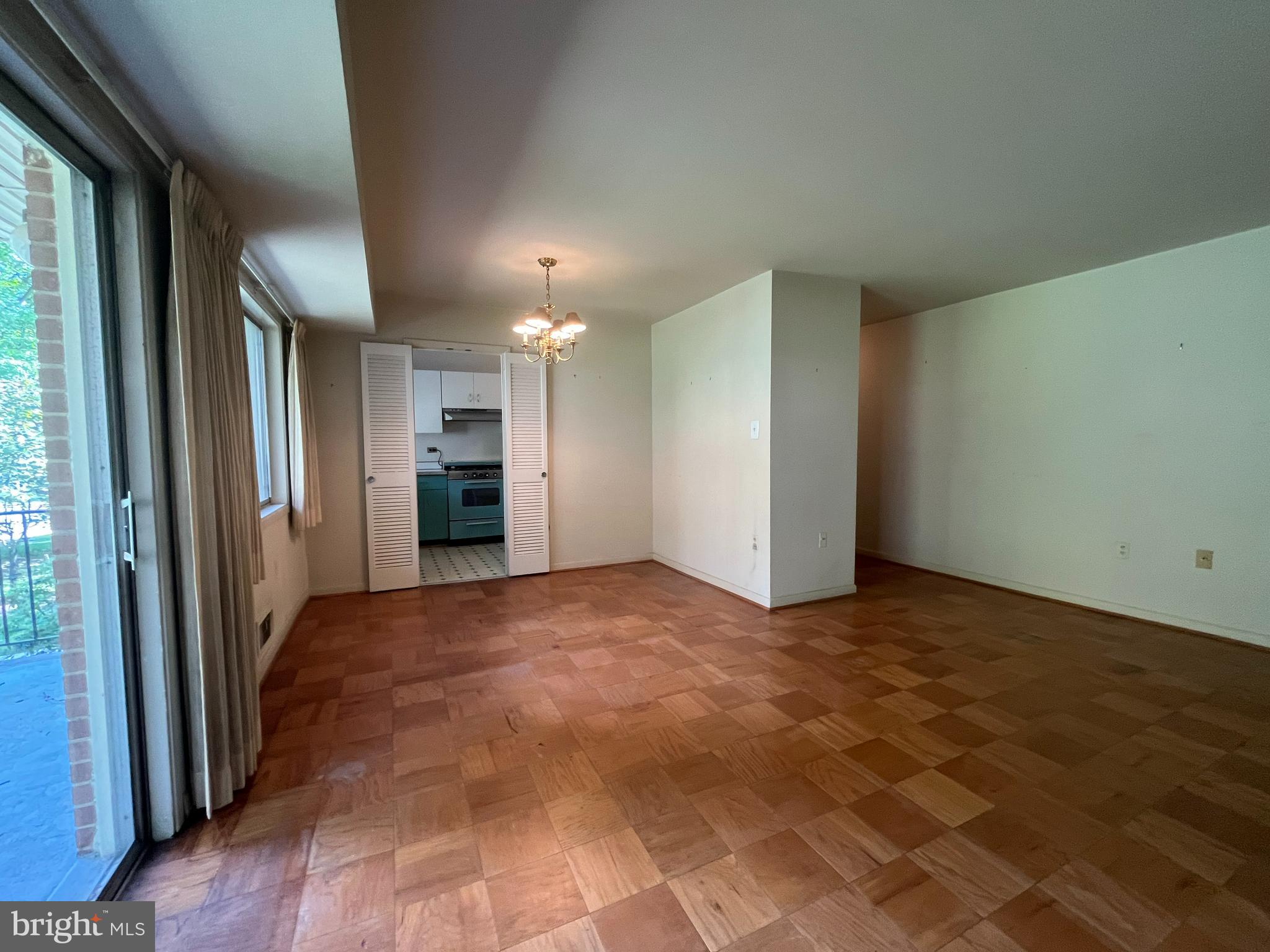10670 Weymouth St #104