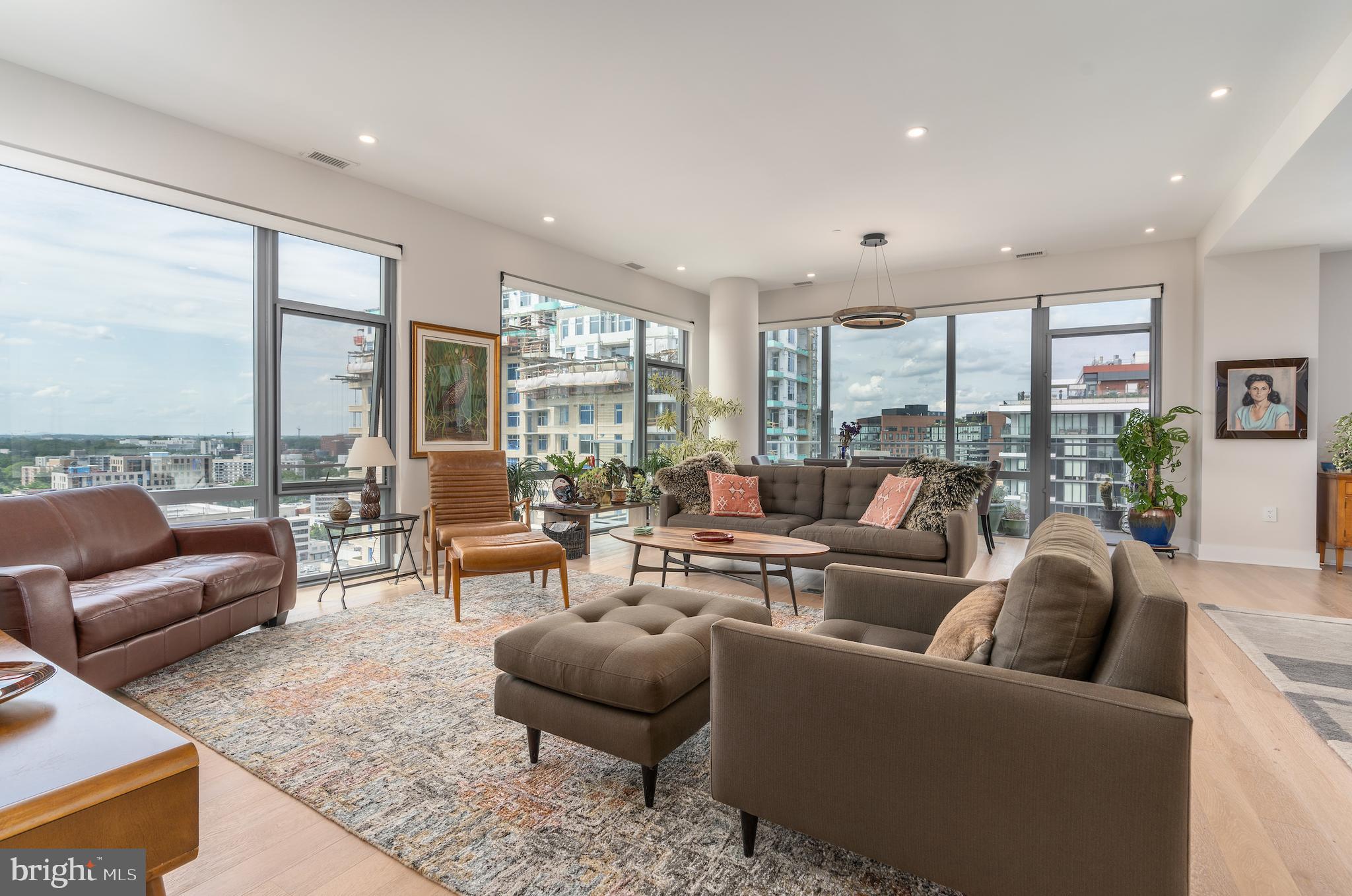 4960 Fairmont Ave #Ph2