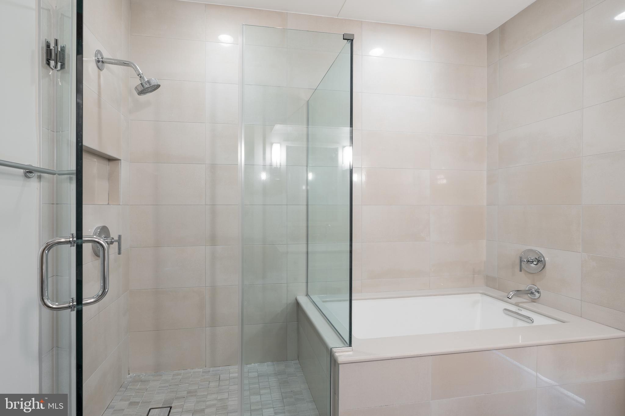 4960 Fairmont Ave #Ph2