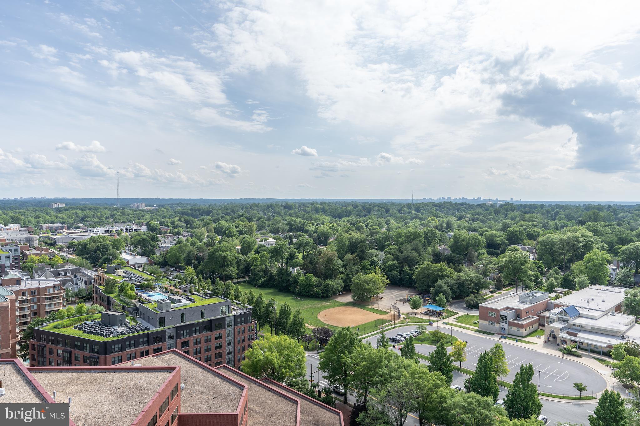 4960 Fairmont Ave #Ph2