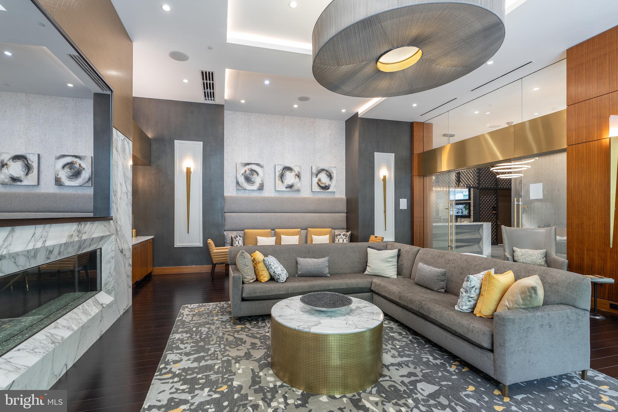 4960 Fairmont Ave #Ph2