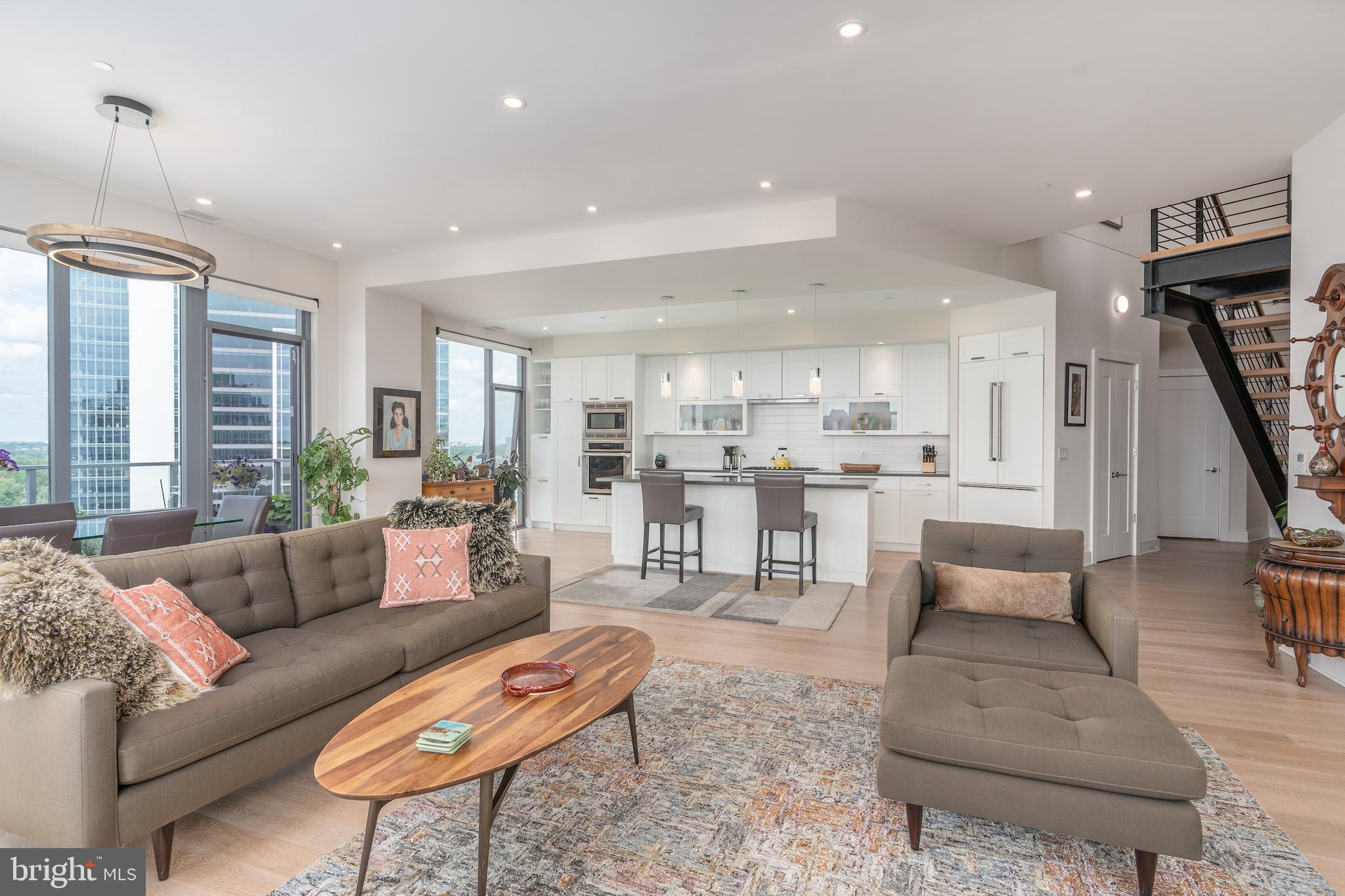 4960 Fairmont Ave #Ph2