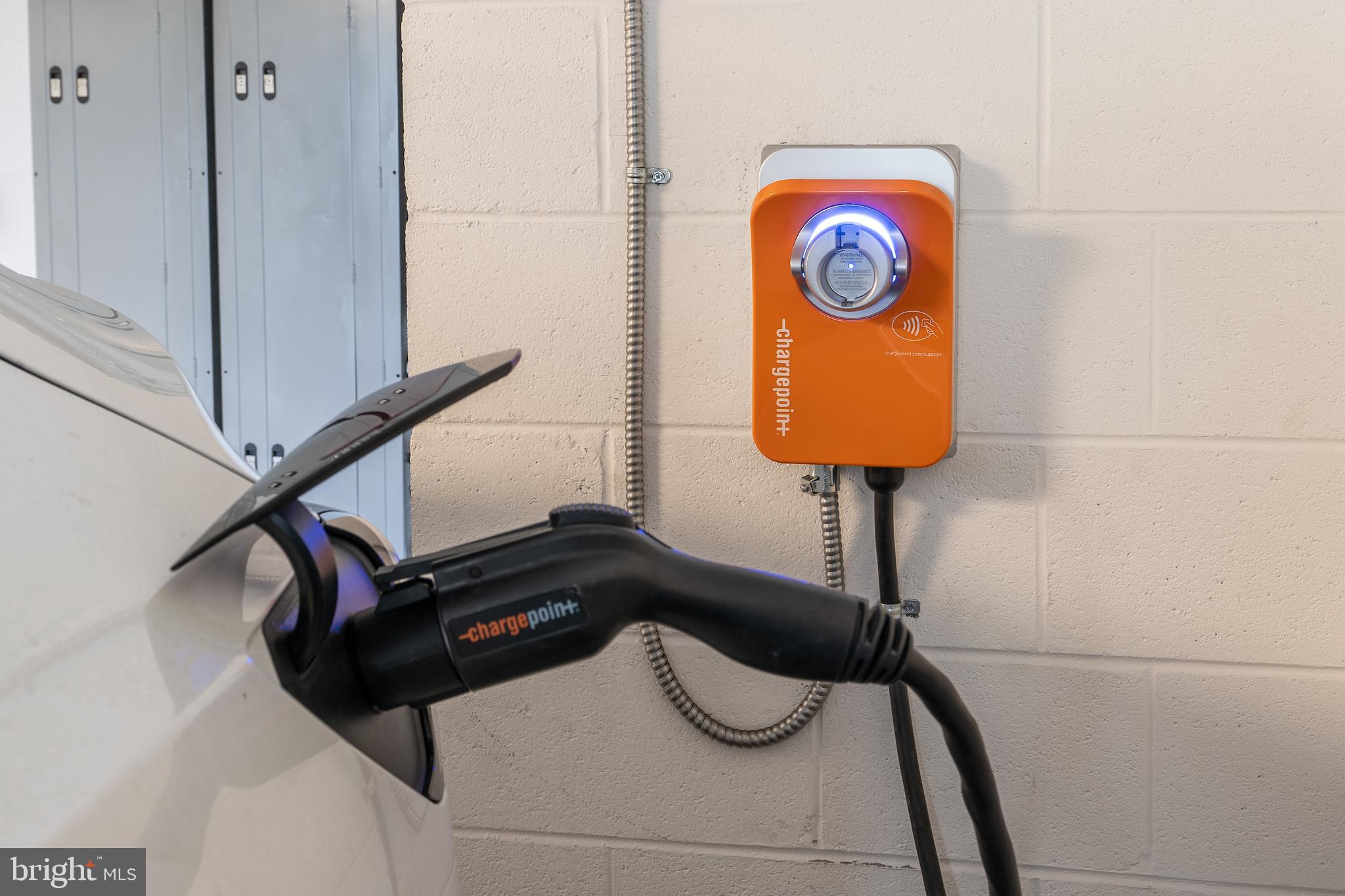 4960 Fairmont Ave #Ph2