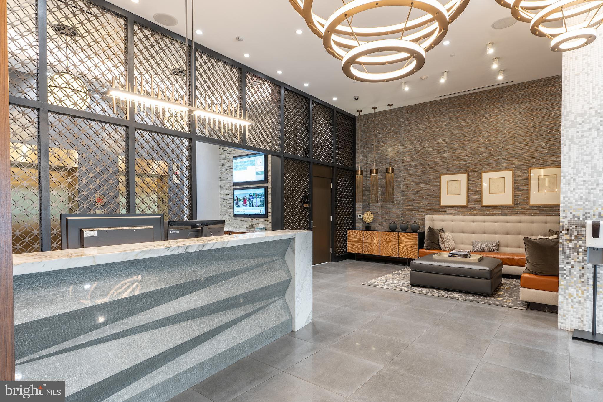 4960 Fairmont Ave #Ph2