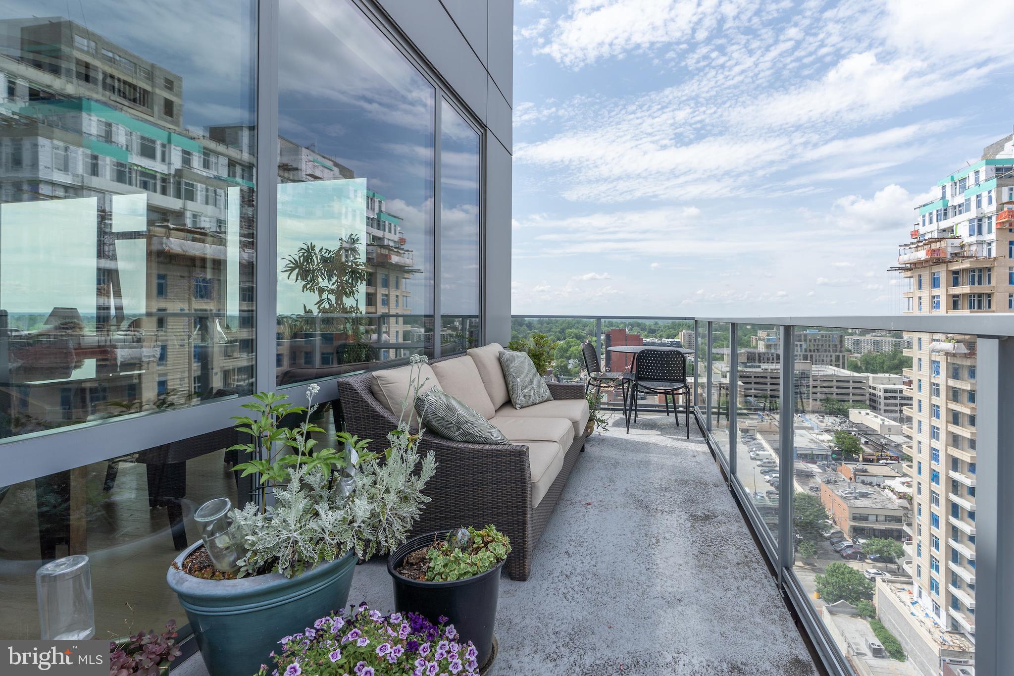 4960 Fairmont Ave #Ph2