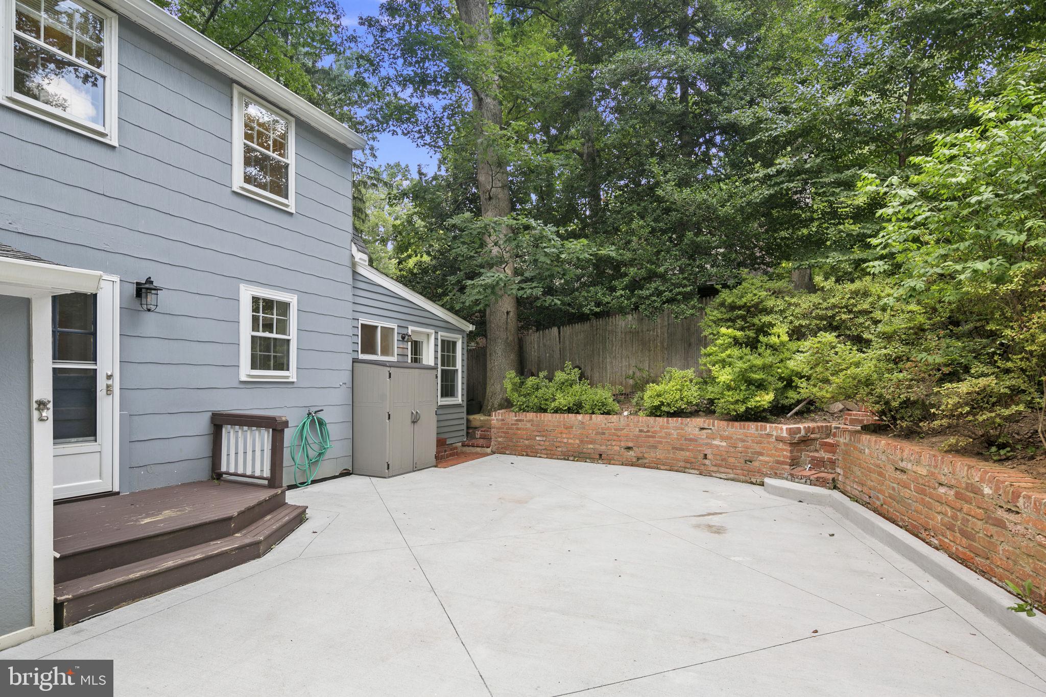 114 Sunnyside Rd