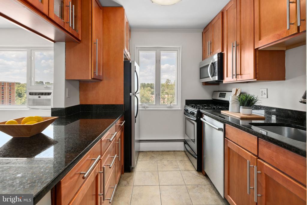 111 Lee Ave #407