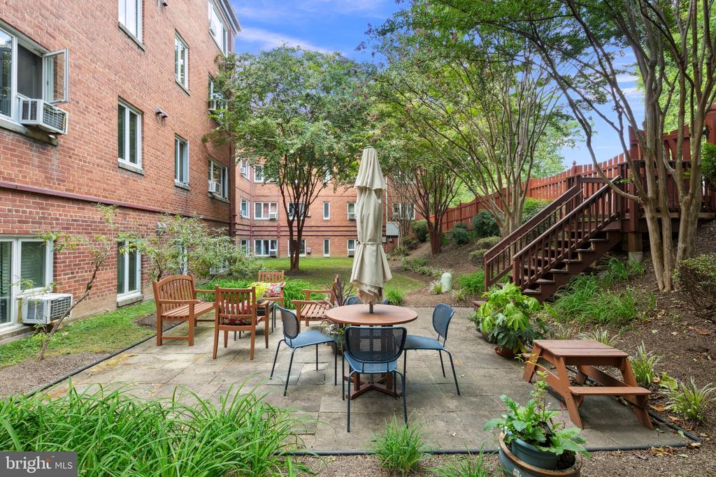 111 Lee Ave #407