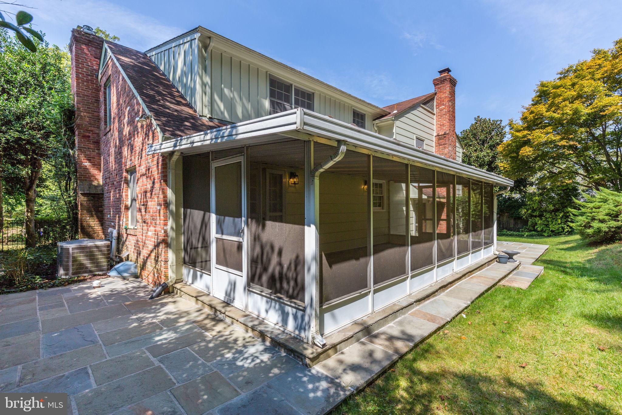 7421 Haddington Pl