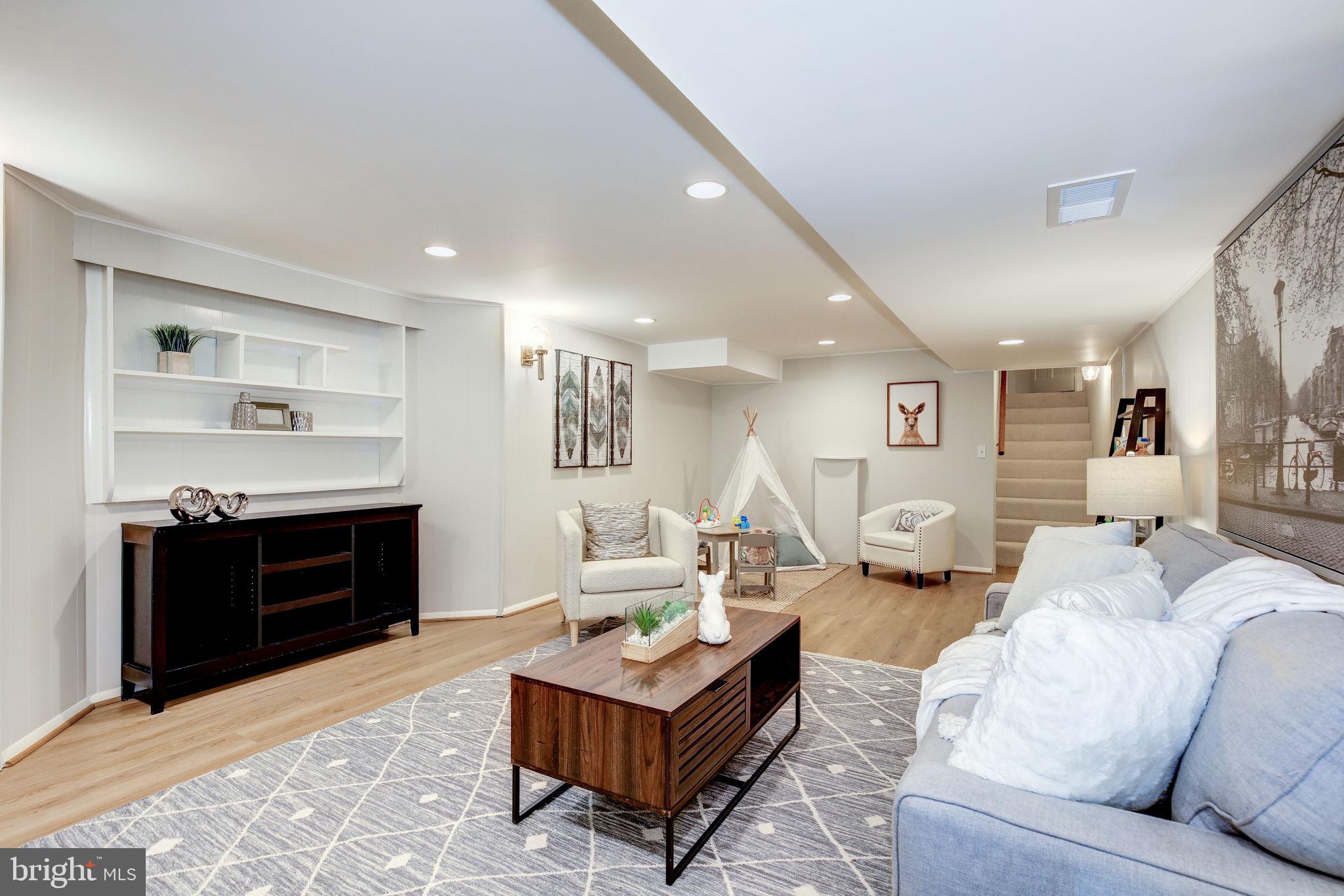 7421 Haddington Pl