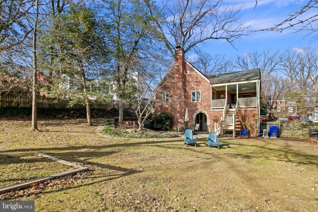 1212 Dale Dr