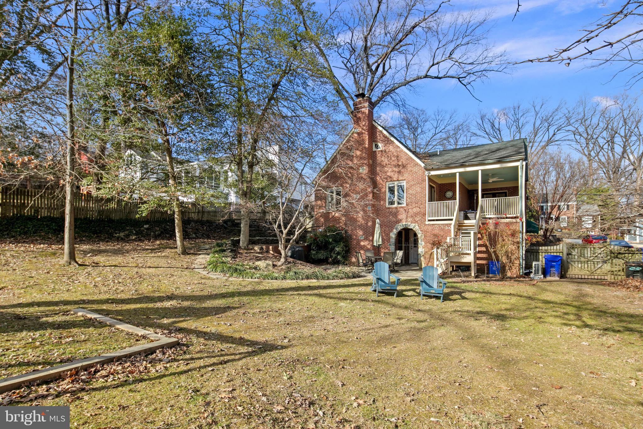 1212 Dale Dr