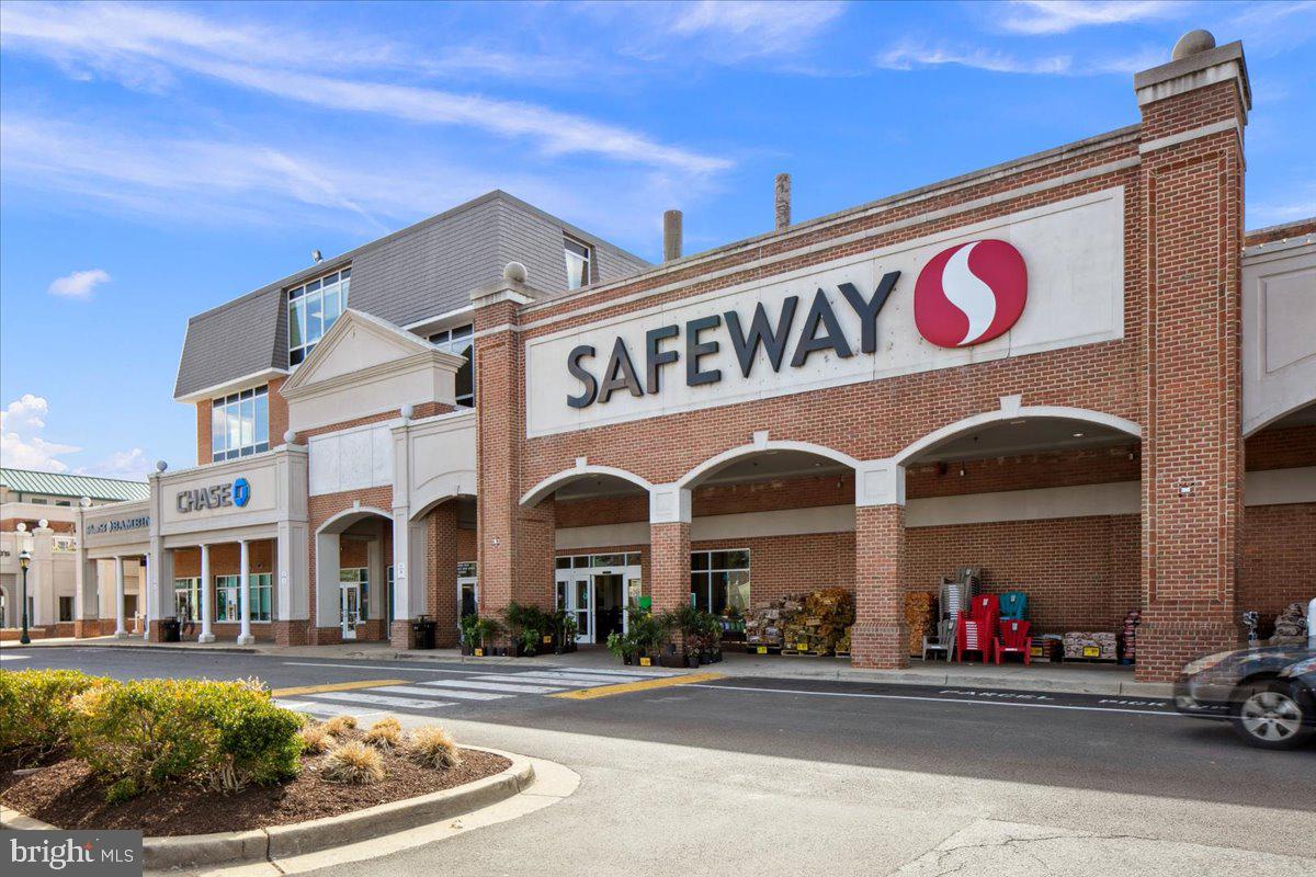 4986 Sentinel Dr #15-401