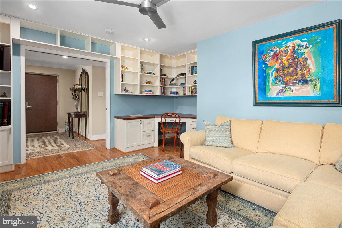 4986 Sentinel Dr #15-401