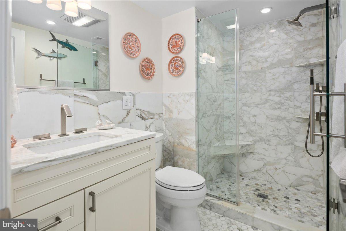 4986 Sentinel Dr #15-401