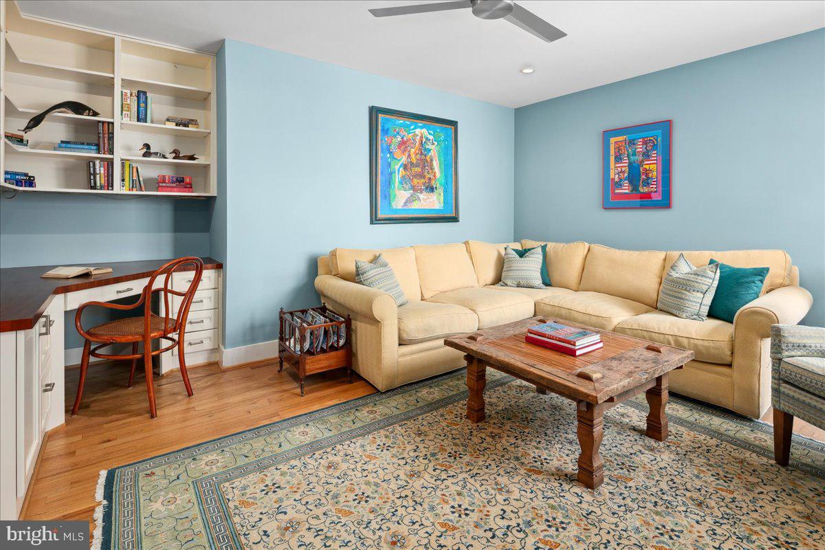 4986 Sentinel Dr #15-401