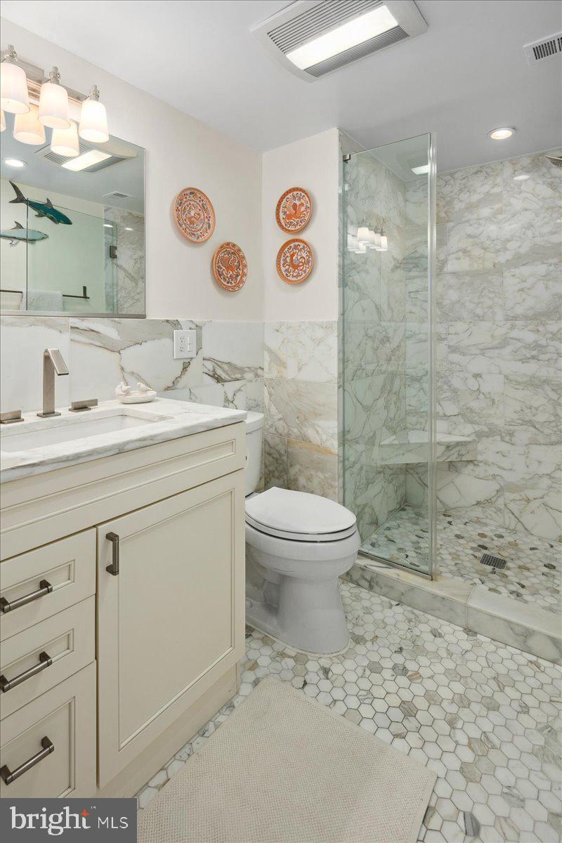 4986 Sentinel Dr #15-401