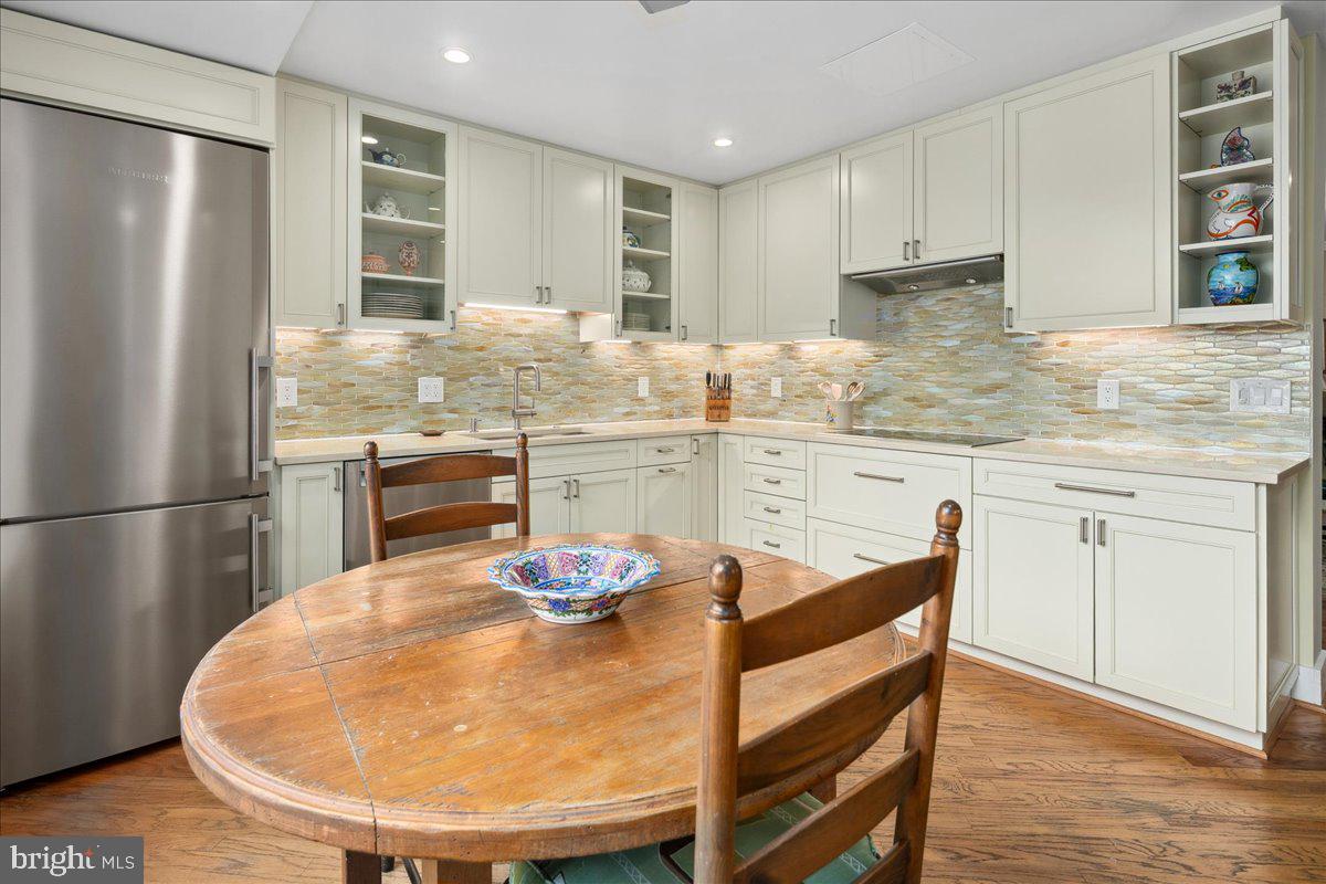 4986 Sentinel Dr #15-401