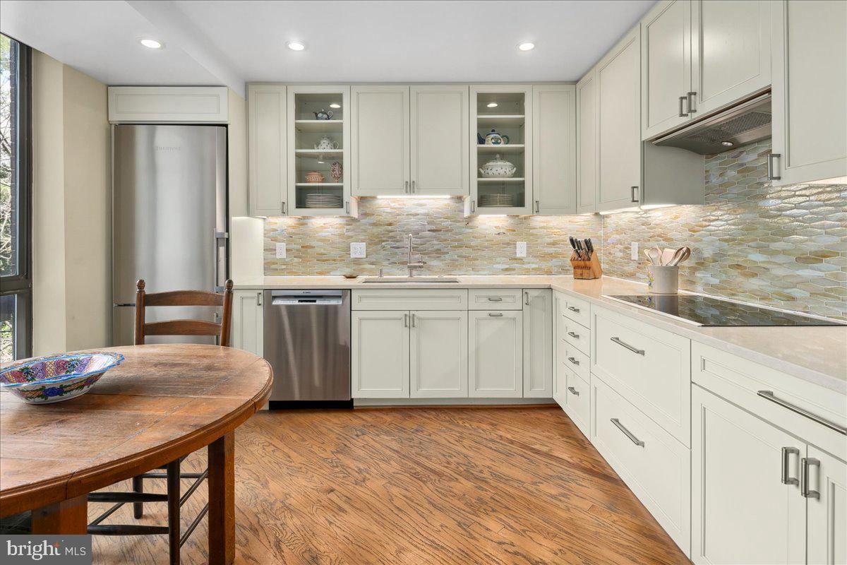 4986 Sentinel Dr #15-401