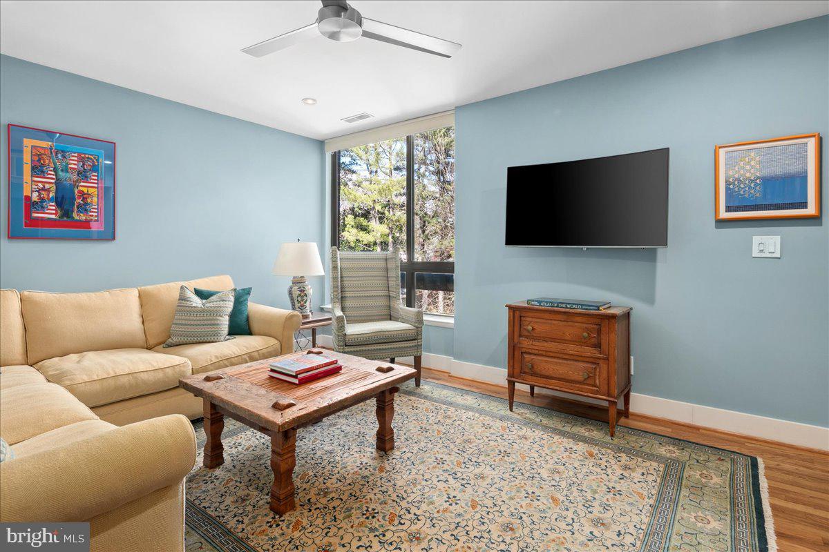 4986 Sentinel Dr #15-401