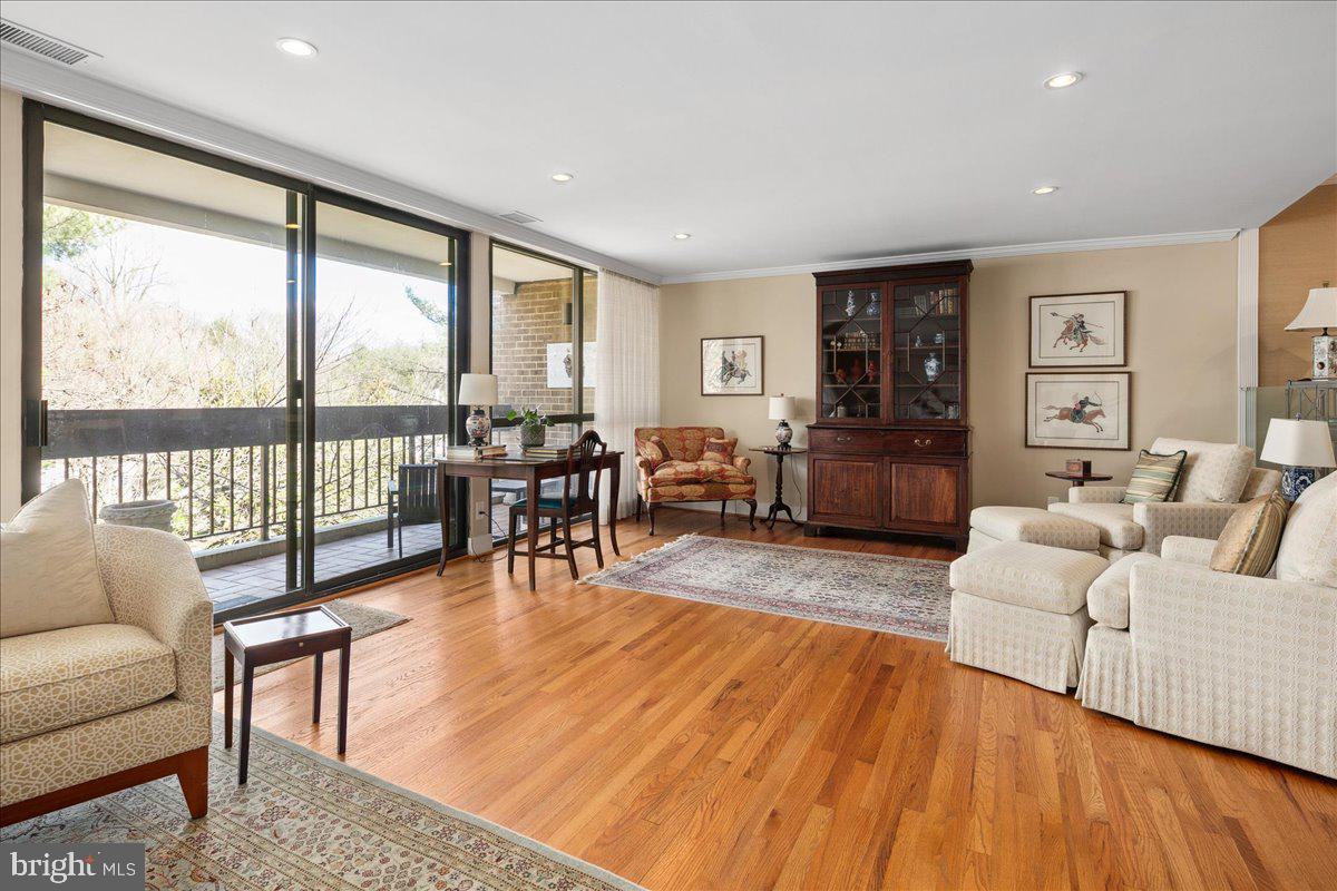 4986 Sentinel Dr #15-401