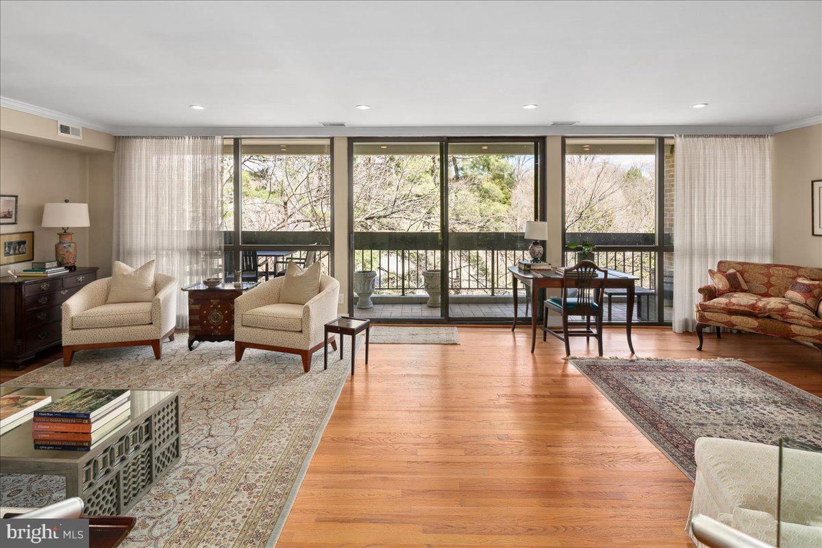 4986 Sentinel Dr #15-401