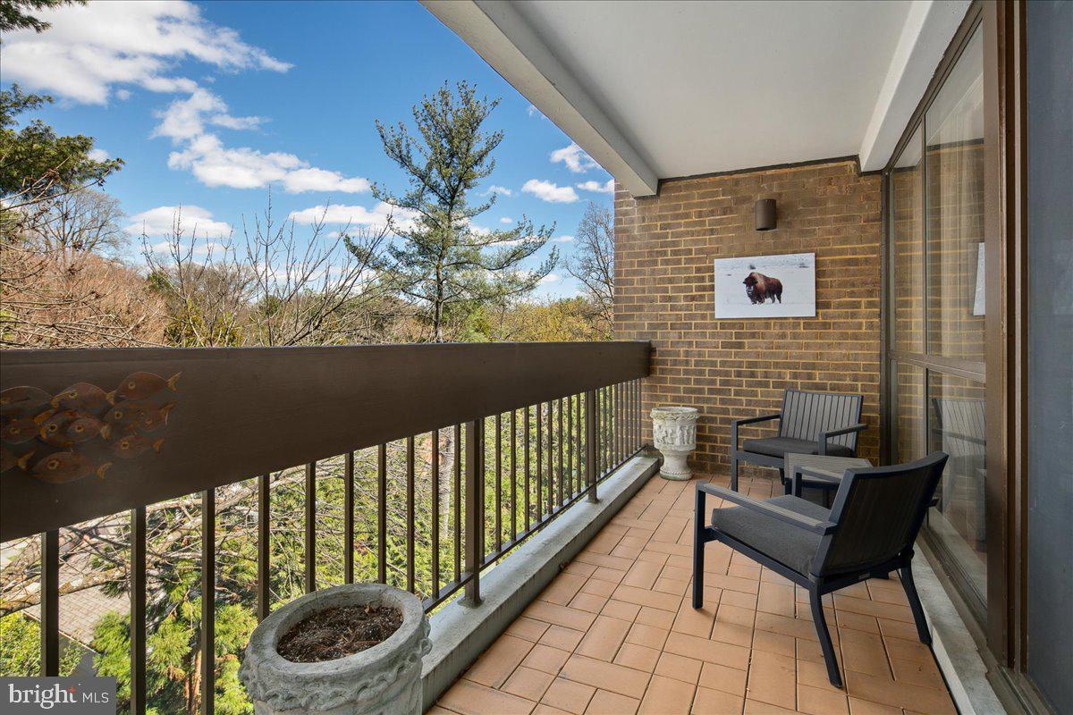 4986 Sentinel Dr #15-401