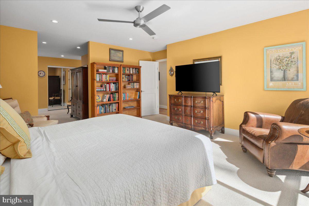 4986 Sentinel Dr #15-401