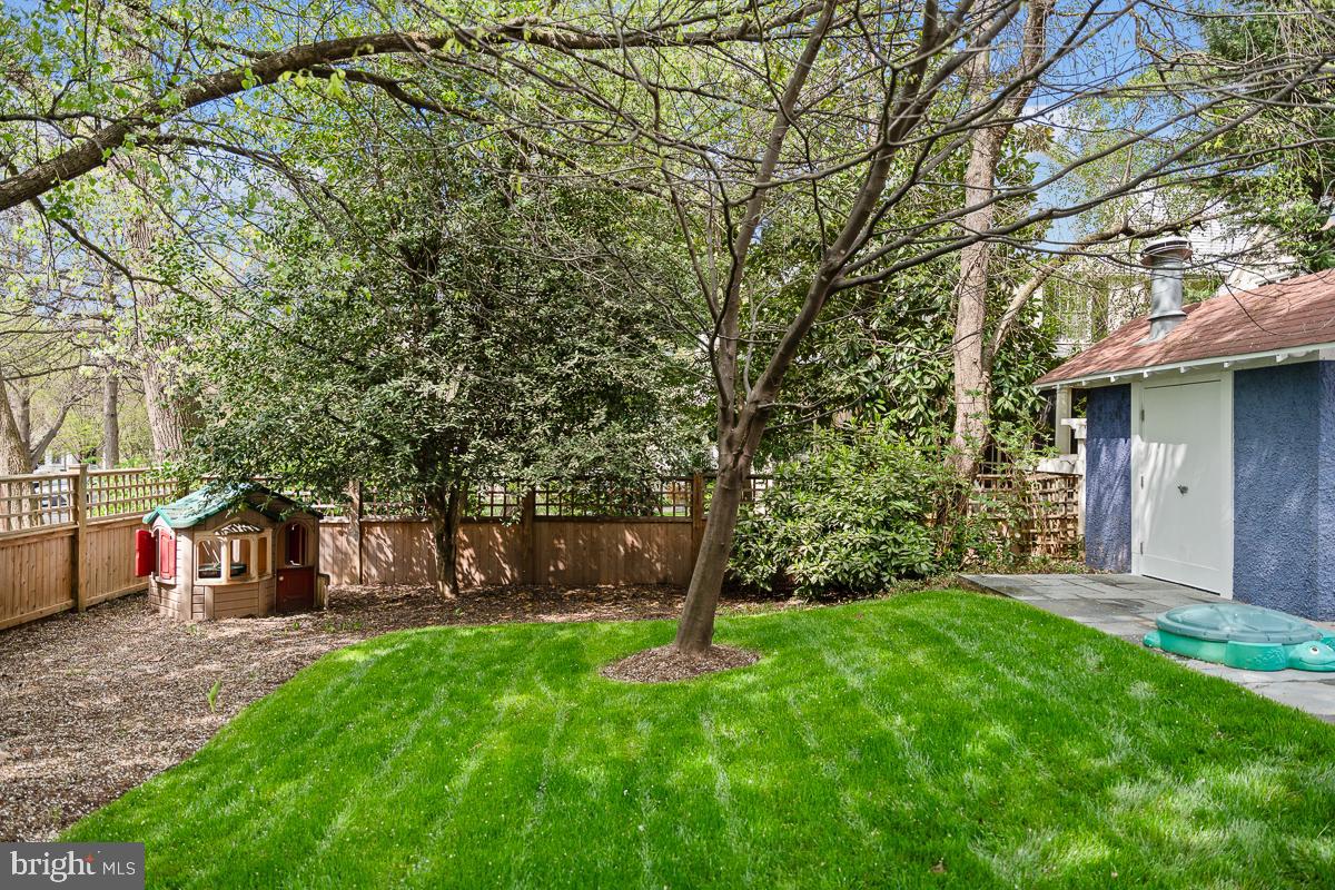 5 CHEVY CHASE CIRCLE