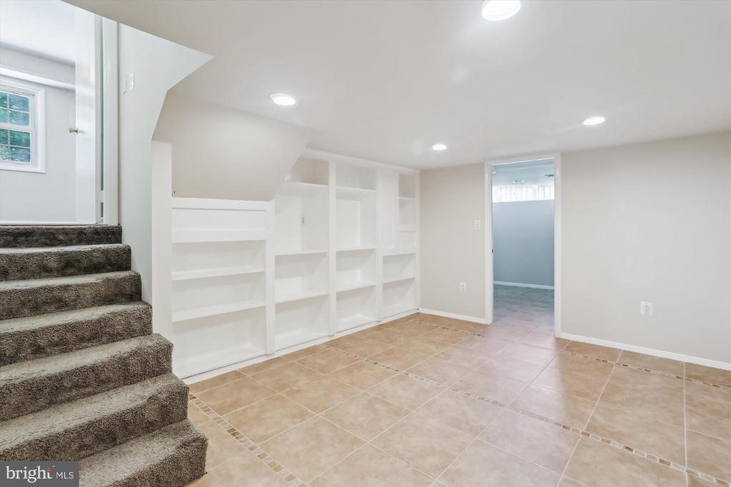3909 WOODLAWN ROAD