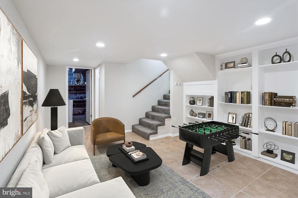 3909 WOODLAWN ROAD