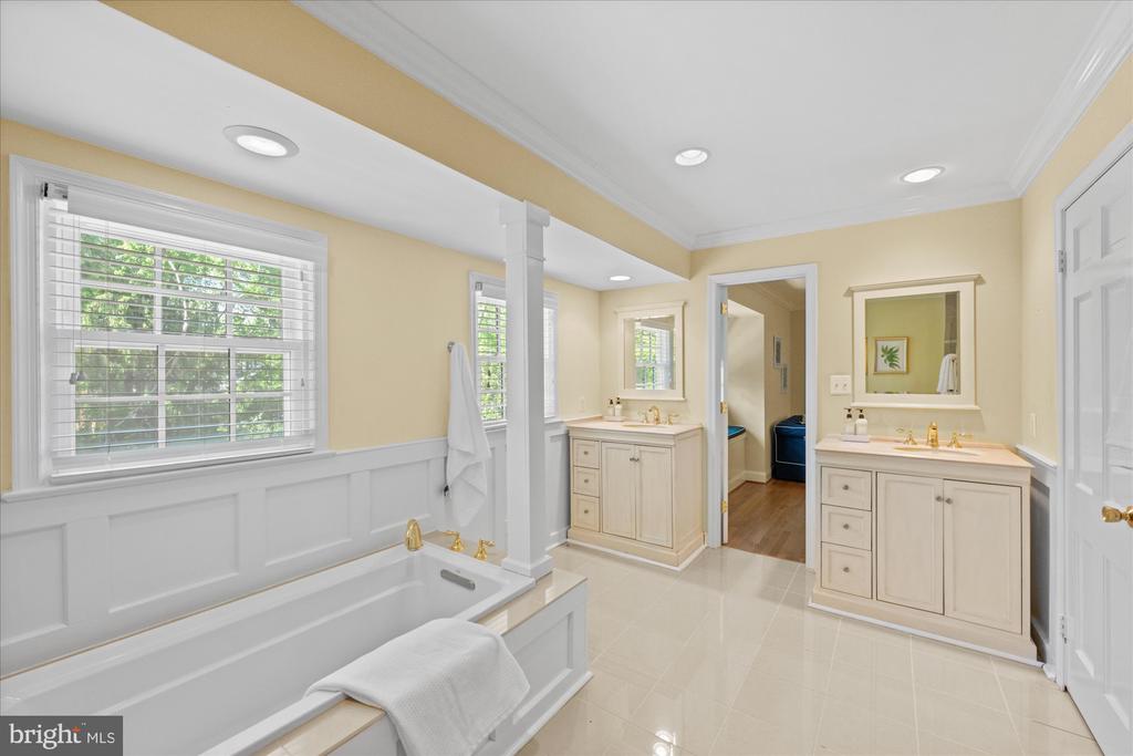 10500 STABLE LANE