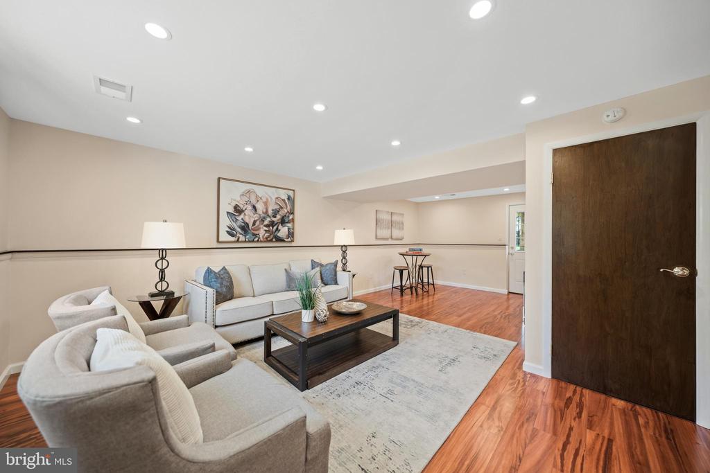 19517 LAGUNA DRIVE