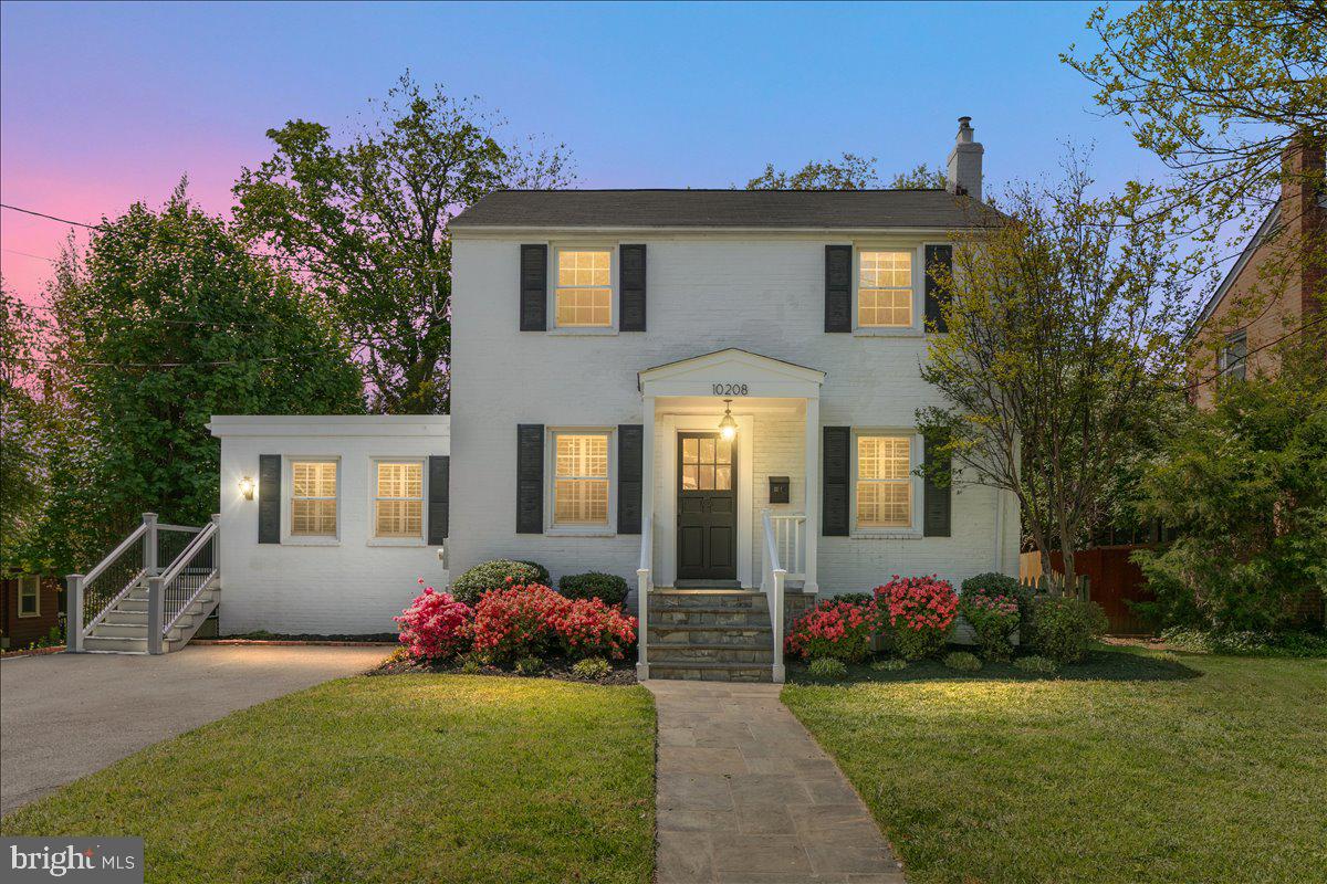 10208 SUMMIT AVENUE