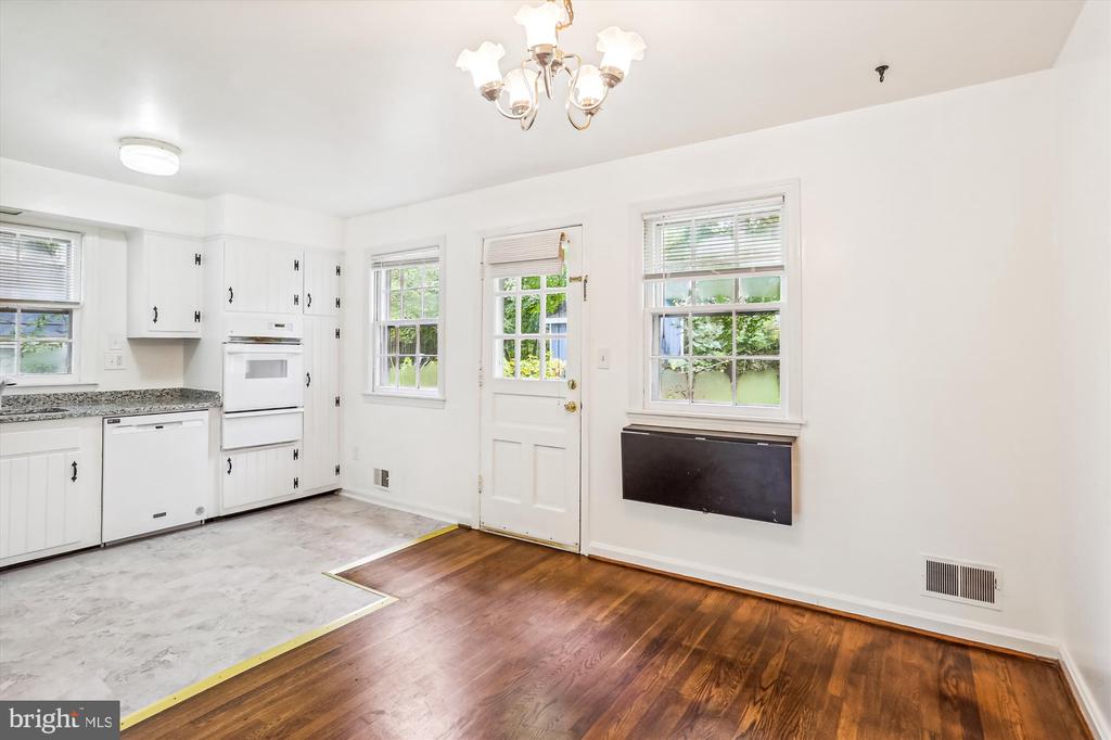 803 BURDETTE ROAD