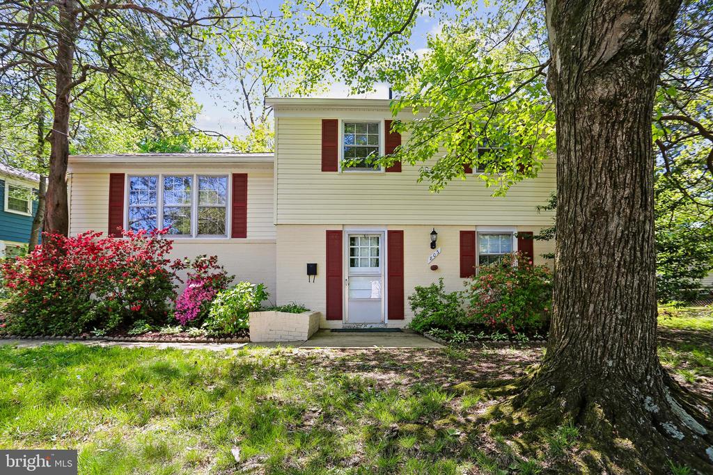 803 BURDETTE ROAD