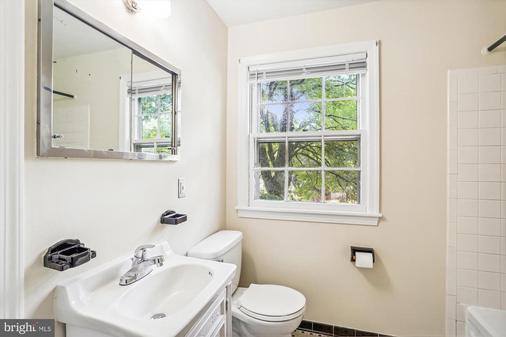 803 BURDETTE ROAD